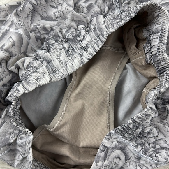 Lululemon Hotty Hot Short II *Long 4" Mini Twine White Multi / White - Picture 3 of 6